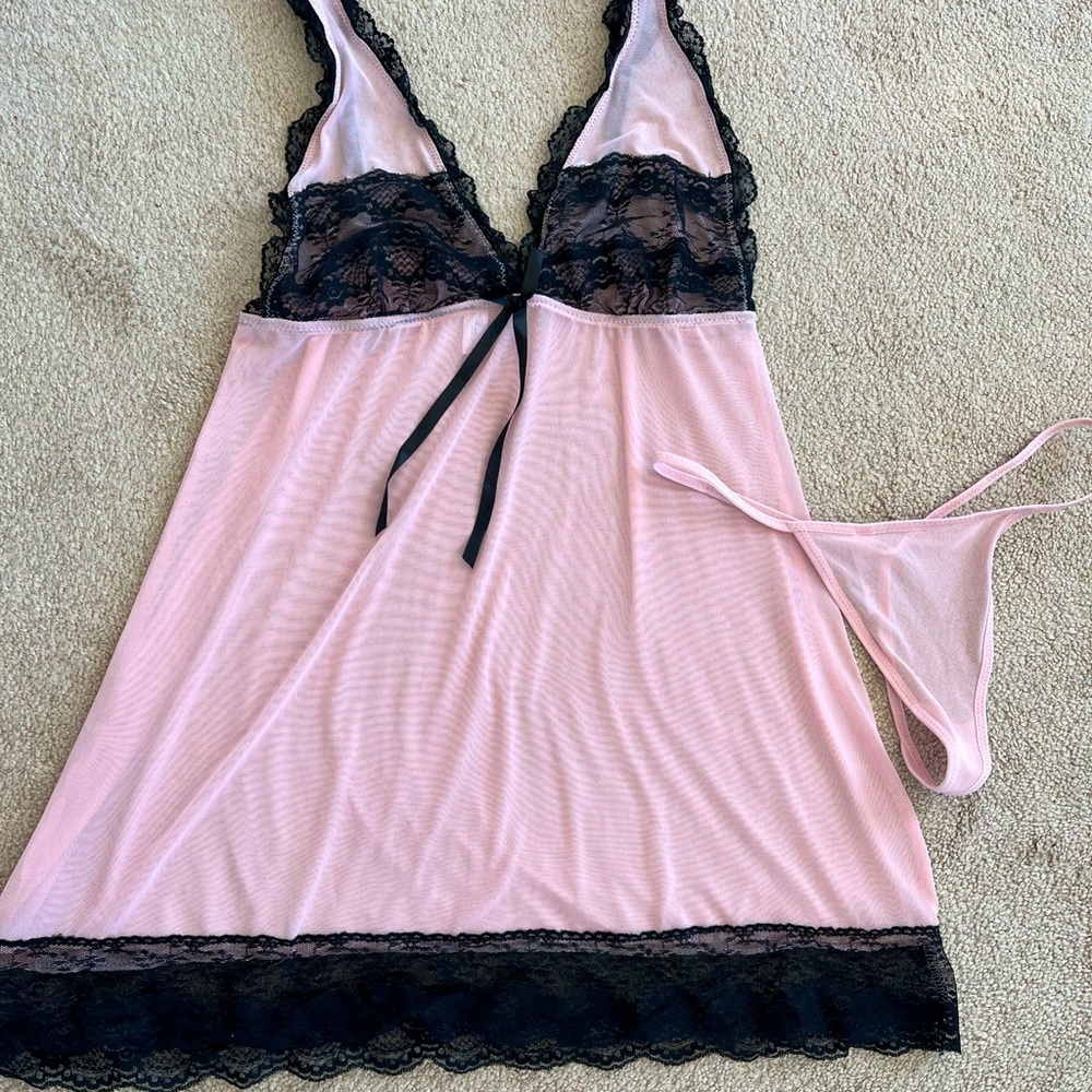 LIKE NEW black and pink lace lingerie set size large